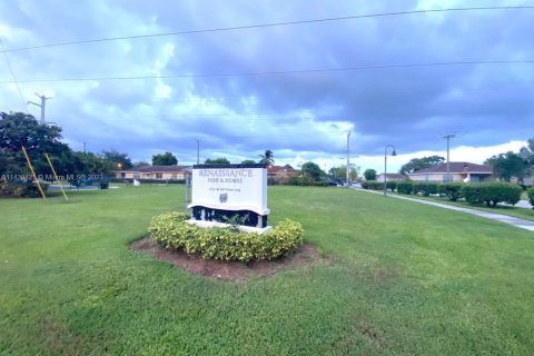 Commercial property in Lauderhill, Florida 347.83 sq.m. № 677455 - photo 3