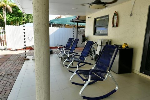 Casa en venta en Hialeah, Florida, 4 dormitorios, 147.53 m2 № 1360435 - foto 15