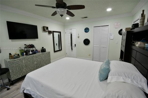 Villa ou maison à vendre à Hialeah, Floride: 4 chambres, 147.53 m2 № 1360435 - photo 29