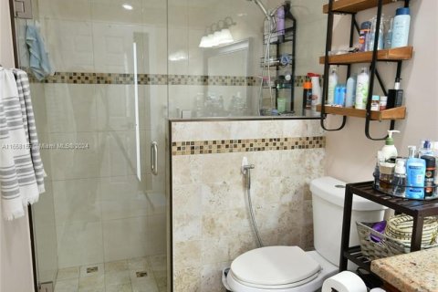 Casa en venta en Hialeah, Florida, 4 dormitorios, 147.53 m2 № 1360435 - foto 25