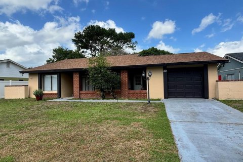 Villa ou maison à louer à Kissimmee, Floride: 3 chambres, 117.24 m2 № 1371949 - photo 1