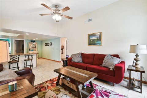 Casa en venta en Tampa, Florida, 4 dormitorios, 178.74 m2 № 1089367 - foto 19