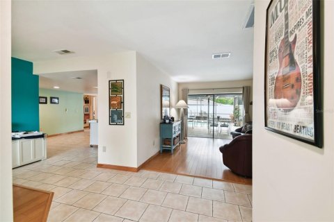 Casa en venta en Tampa, Florida, 4 dormitorios, 178.74 m2 № 1089367 - foto 26