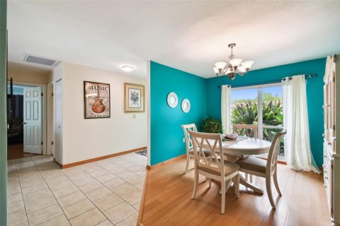 Casa en venta en Tampa, Florida, 4 dormitorios, 178.74 m2 № 1089367 - foto 22