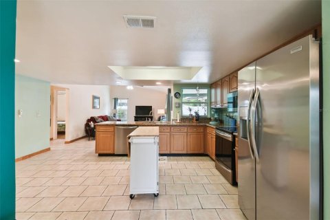 Casa en venta en Tampa, Florida, 4 dormitorios, 178.74 m2 № 1089367 - foto 4