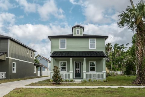 Villa ou maison à vendre à Longwood, Floride: 4 chambres, 197.42 m2 № 1342603 - photo 1