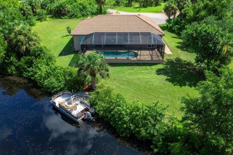 Villa ou maison à vendre à Punta Gorda, Floride: 3 chambres, 160.54 m2 № 1342572 - photo 3