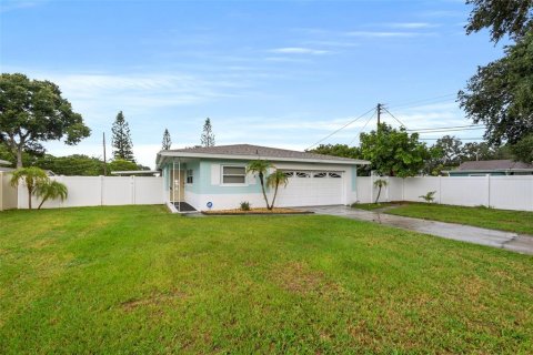 Villa ou maison à vendre à Seminole, Floride: 3 chambres, 145.67 m2 № 1342604 - photo 1