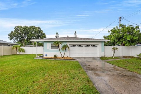 Villa ou maison à vendre à Seminole, Floride: 3 chambres, 145.67 m2 № 1342604 - photo 2