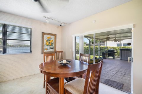 Villa ou maison à vendre à North Miami Beach, Floride: 4 chambres, 211.17 m2 № 650286 - photo 23