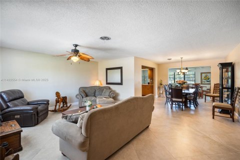 Casa en venta en North Miami Beach, Florida, 4 dormitorios, 211.17 m2 № 650286 - foto 4