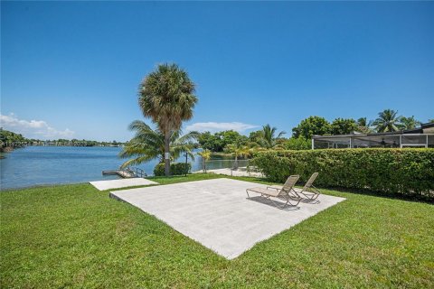 Casa en venta en North Miami Beach, Florida, 4 dormitorios, 211.17 m2 № 650286 - foto 27