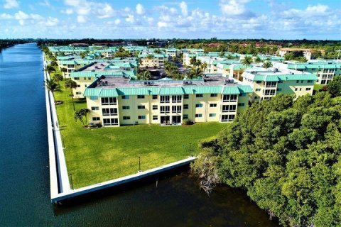 Condominio en venta en Boynton Beach, Florida, 1 dormitorio, 88.26 m2 № 1146300 - foto 10