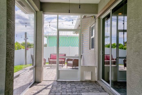 Купить виллу или дом в Хоб-Саунд, Флорида 3 спальни, 163.79м2, № 1146301 - фото 11