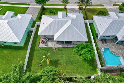 Купить виллу или дом в Хоб-Саунд, Флорида 3 спальни, 163.79м2, № 1146301 - фото 5