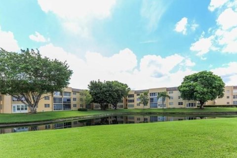 Condominio en venta en Tamarac, Florida, 2 dormitorios, 81.75 m2 № 1269203 - foto 29