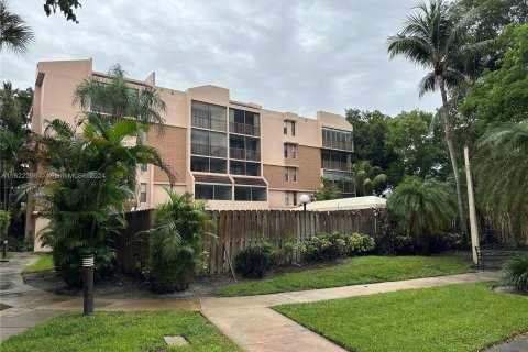 Condo in Plantation, Florida, 1 bedroom  № 1269159 - photo 1