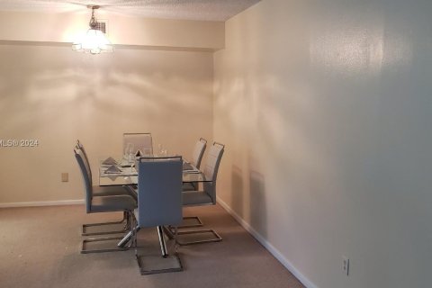 Condo in Plantation, Florida, 1 bedroom  № 1269159 - photo 9