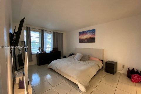 Copropriété à vendre à Hallandale Beach, Floride: 1 chambre, 99.5 m2 № 1268947 - photo 9