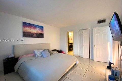 Copropriété à vendre à Hallandale Beach, Floride: 1 chambre, 99.5 m2 № 1268947 - photo 8