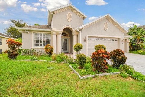 House in Land O' Lakes, Florida 4 bedrooms, 248.61 sq.m. № 1361337 - photo 3