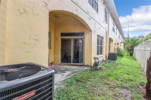 Townhouse in Tampa, Florida 3 bedrooms, 173.54 sq.m. № 1337217 - photo 29