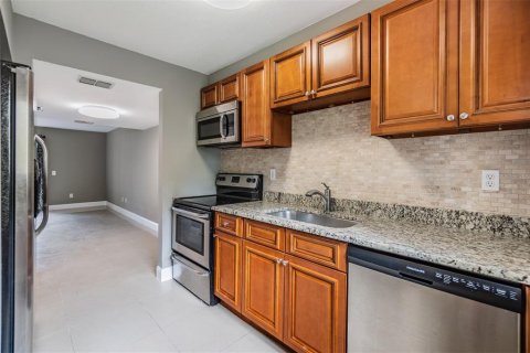 Condominio en venta en Land O' Lakes, Florida, 2 dormitorios, 95.88 m2 № 1338051 - foto 11