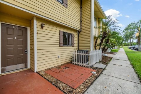 Condo in Land O' Lakes, Florida, 2 bedrooms  № 1338051 - photo 5