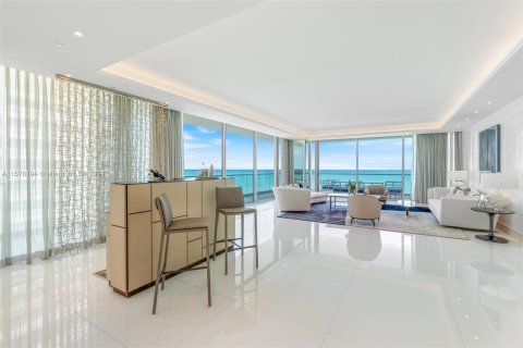 Copropriété à vendre à Bal Harbour, Floride: 3 chambres, 370.87 m2 № 1154938 - photo 5