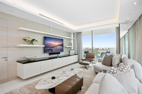 Condo in Bal Harbour, Florida, 3 bedrooms  № 1154938 - photo 13