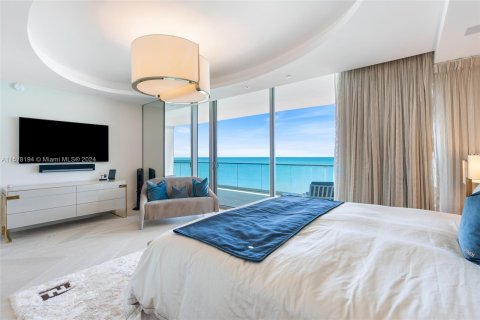 Condominio en venta en Bal Harbour, Florida, 3 dormitorios, 370.87 m2 № 1154938 - foto 18