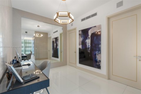 Copropriété à vendre à Bal Harbour, Floride: 3 chambres, 370.87 m2 № 1154938 - photo 15