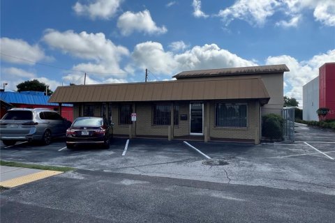 Commercial property in Holiday, Florida 231.14 sq.m. № 1373855 - photo 1