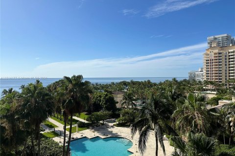 Condo in Key Biscayne, Florida, 3 bedrooms  № 1237801 - photo 22