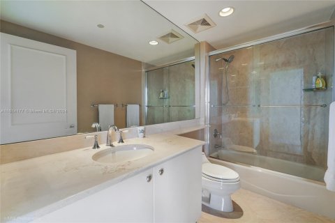 Condo in Key Biscayne, Florida, 3 bedrooms  № 1237801 - photo 16