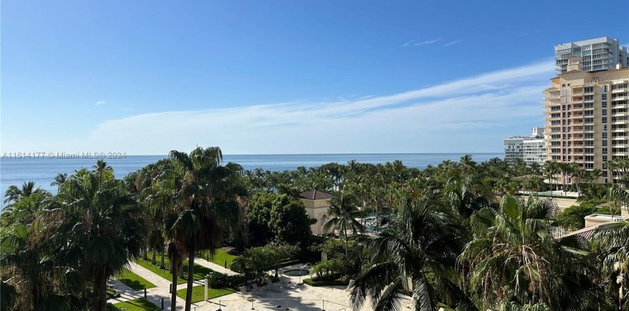 Condo à Key Biscayne, Floride, 3 chambres  № 1237801