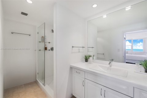 Condo in Key Biscayne, Florida, 2 bedrooms  № 1237834 - photo 7