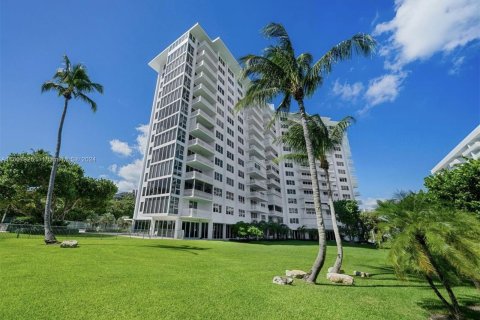 Copropriété à vendre à Key Biscayne, Floride: 2 chambres, 122.63 m2 № 1237834 - photo 25