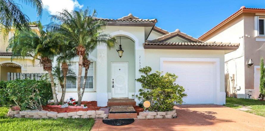 Casa en Cutler Bay, Florida 3 dormitorios, 129.51 m2 № 1233412