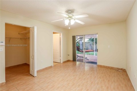 House in Cutler Bay, Florida 3 bedrooms, 129.51 sq.m. № 1233412 - photo 22