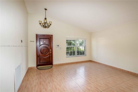 Casa en venta en Cutler Bay, Florida, 3 dormitorios, 129.51 m2 № 1233412 - foto 4