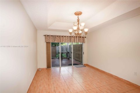 Casa en venta en Cutler Bay, Florida, 3 dormitorios, 129.51 m2 № 1233412 - foto 8