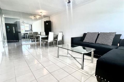 Condominio en venta en Dania Beach, Florida, 2 dormitorios, 80.82 m2 № 1233983 - foto 3