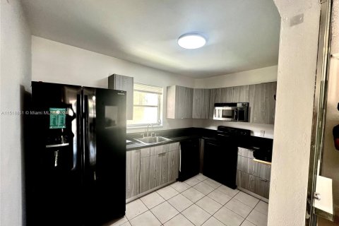 Condominio en venta en Dania Beach, Florida, 2 dormitorios, 80.82 m2 № 1233983 - foto 4