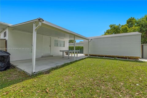 House in Miami, Florida 3 bedrooms, 82.5 sq.m. № 1208951 - photo 18