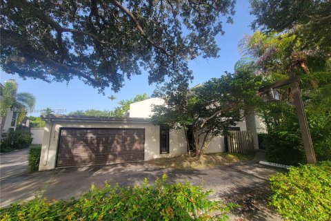 Adosado en venta en South Miami, Florida, 3 dormitorios, 204.38 m2 № 1288845 - foto 1