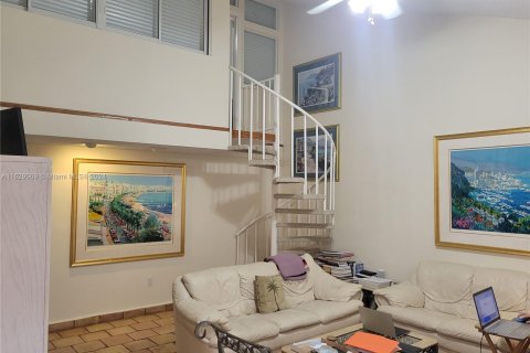 Adosado en venta en South Miami, Florida, 3 dormitorios, 204.38 m2 № 1288845 - foto 2