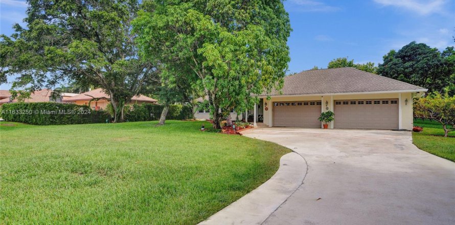 Villa ou maison à Southwest Ranches, Floride 3 chambres, 239.5 m2 № 1293578