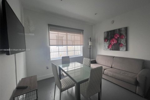 Copropriété à vendre à Miami Beach, Floride: 2 chambres, 59.74 m2 № 1293924 - photo 2