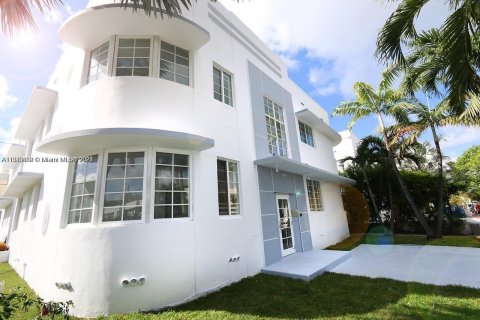 Copropriété à vendre à Miami Beach, Floride: 2 chambres, 59.74 m2 № 1293924 - photo 14